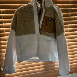 Columbia Tan and Cream Fleece Jacket